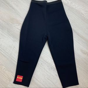 Zaggora Flare Hot Capri Pants Workout Sweat Black